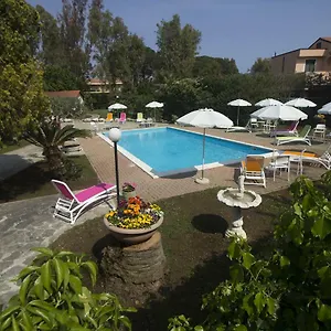 Pool & Garden Aparthotel Loano